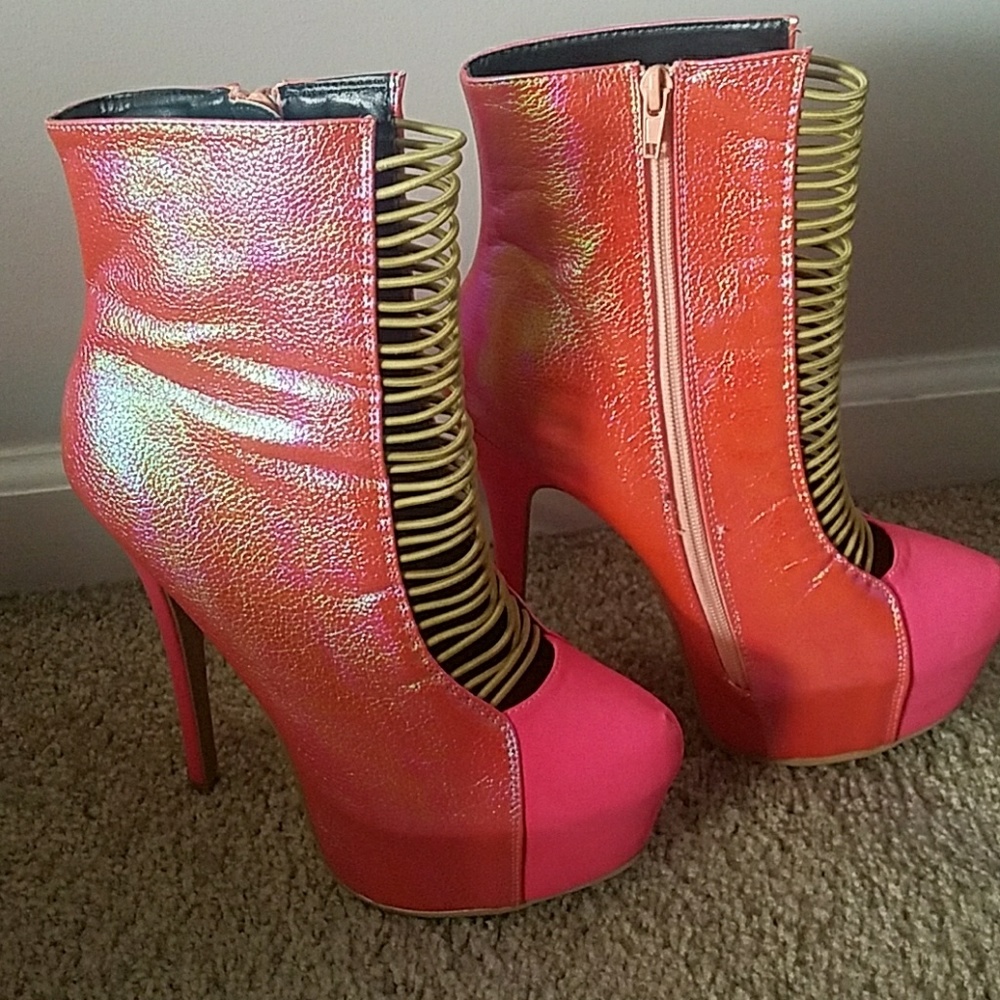Pumps - Picture 2 of 3